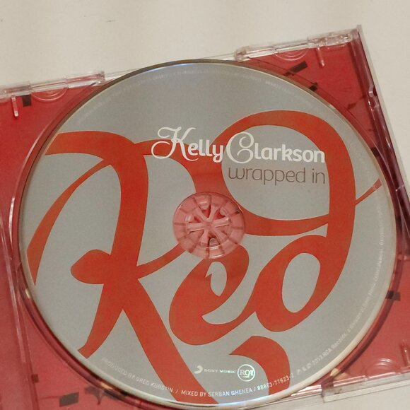 Kelly Clarkson Wrapped In Red Christmas CD 2013 - Picture 2 of 6